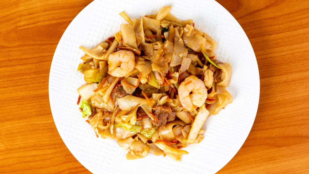 Thai Style Ho Fun Noodles