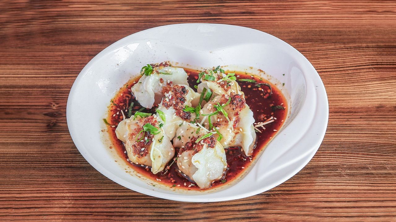 Steamed Chicken & Prawn Dumplings 雞蝦水餃 (15 Pieces)