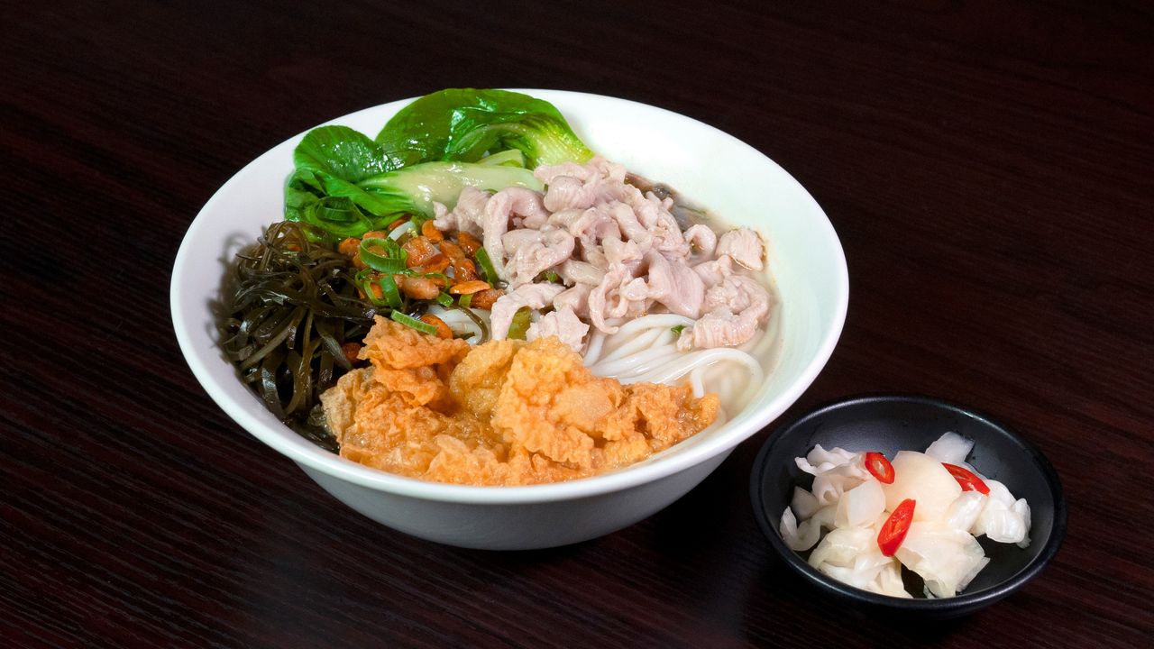 10. Combination Rice Noodle in Soup / 三鮮湯米粉