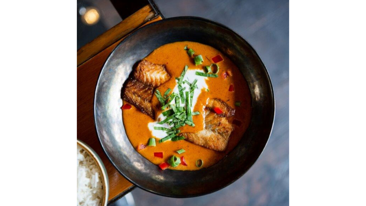 Barramundi or Salmon Fillets in Curry Sauce - Choo Chee