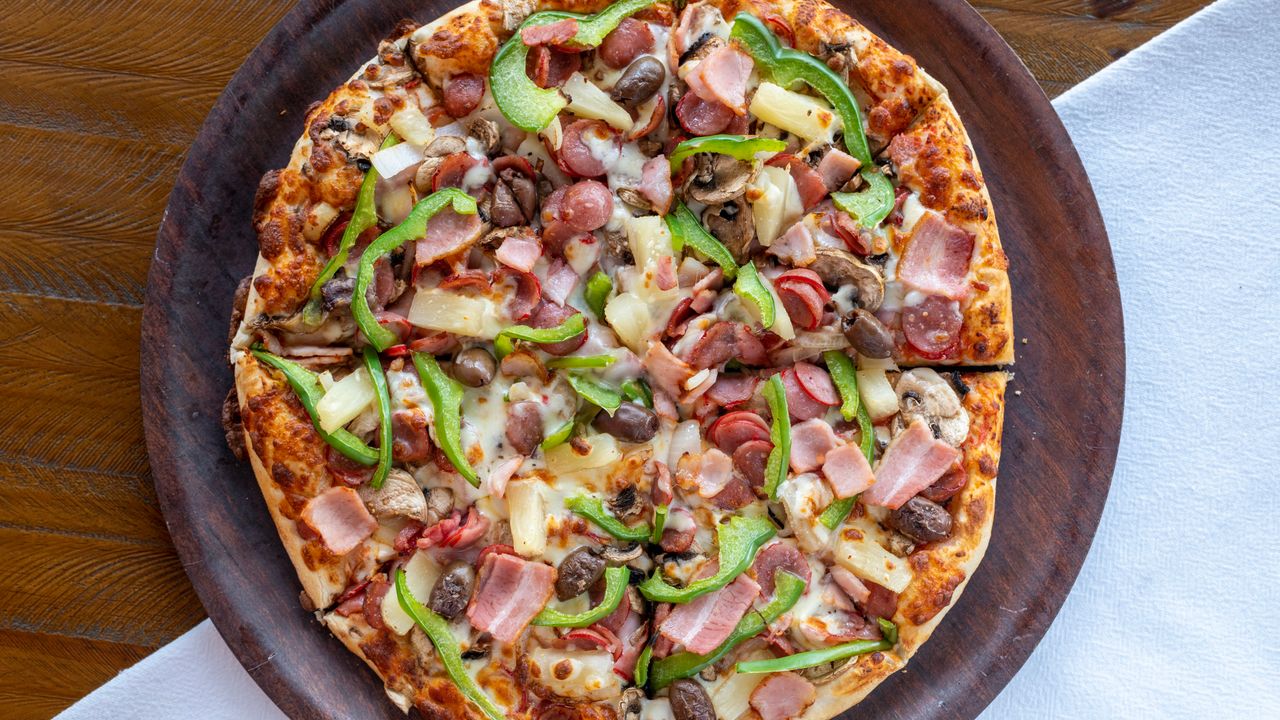 Large Supreme Traditional Pizza