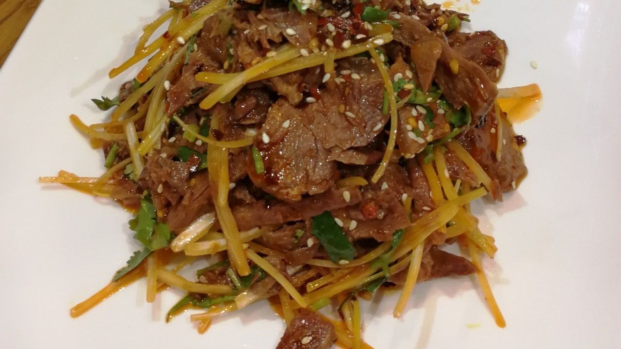 15 Slow Stewed Beef with Spicy Sauce