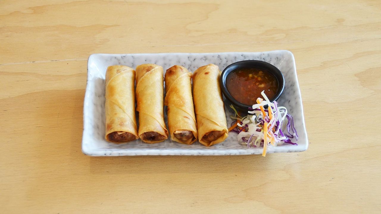 Vegetarian Spring Rolls (4)