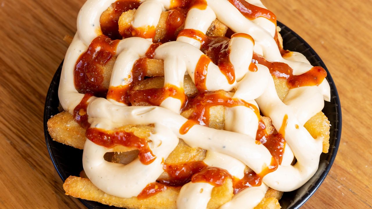 Cheese and Chilli Fries