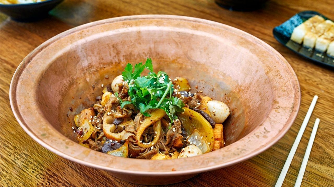 Meat Combination Dry Hot Pot (干锅荤什锦)