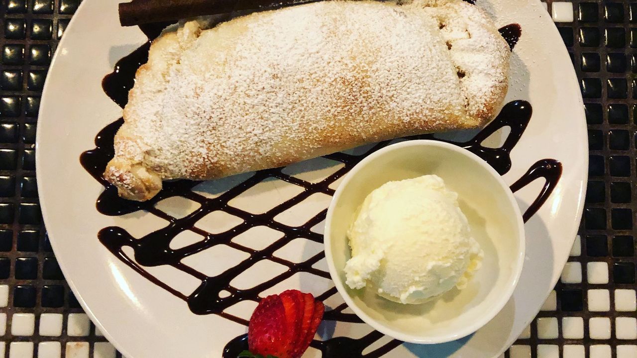 Ferrero Rocher Calzone