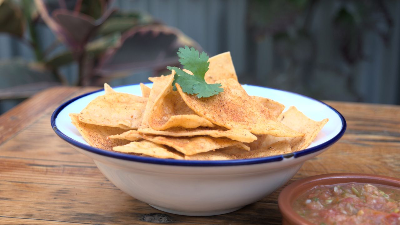 Tortilla Chips w/ Salsa & Guac