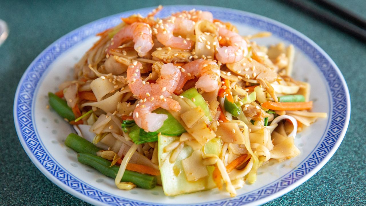2. Pad Thai