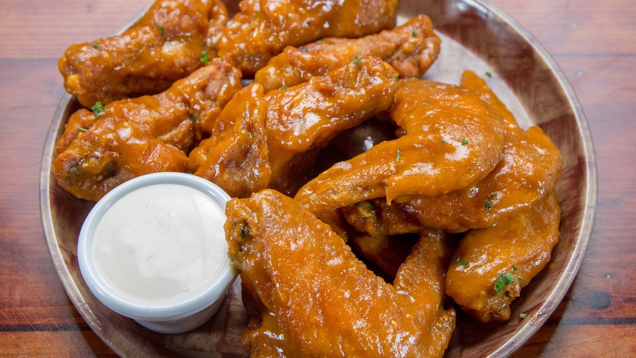 50 Original Hooters Style Wings