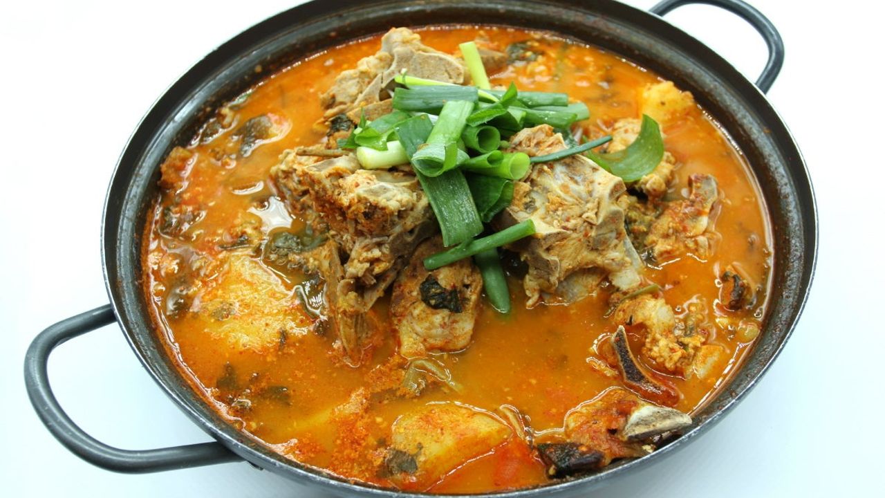 Spicy Potato & Pork Bone Stew