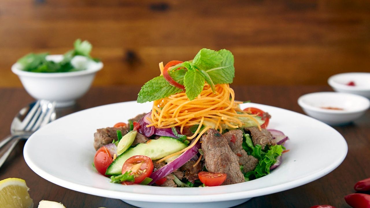 Thai Beef Salad (Yum Neu)