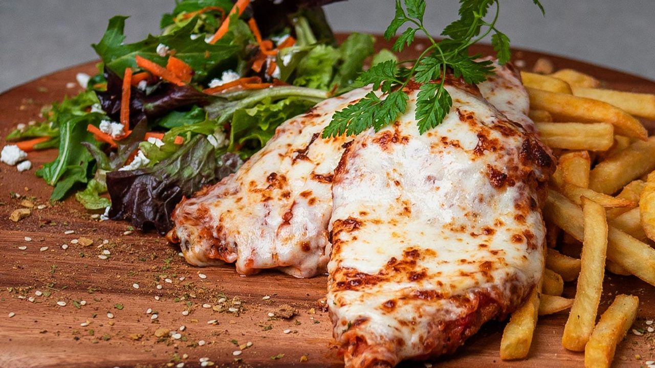 Schnitty Parmigiana