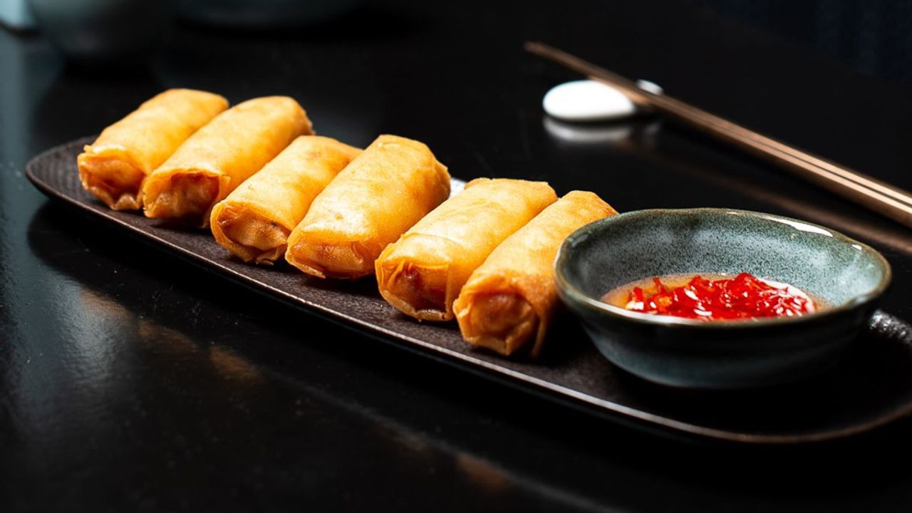 Vegetarian Spring Rolls (6)