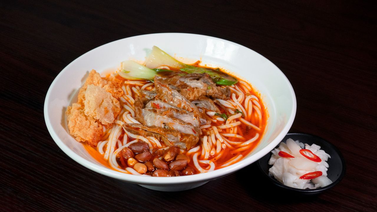 34. Hot & Spicy Pork Intestine Rice Noodle in Soup / 麻辣肥腸湯米粉