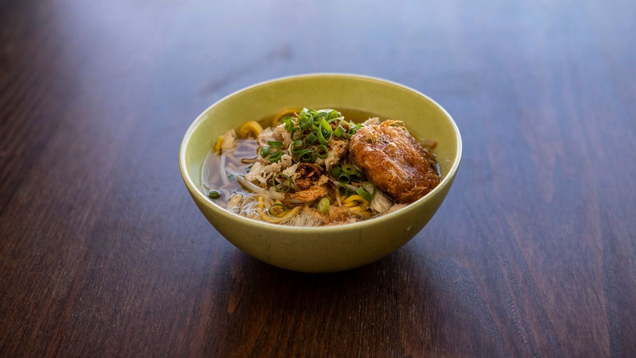 Soto Ayam - Rice Noodles