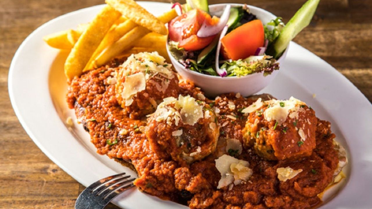 Ultimate Schnithouse Parmi