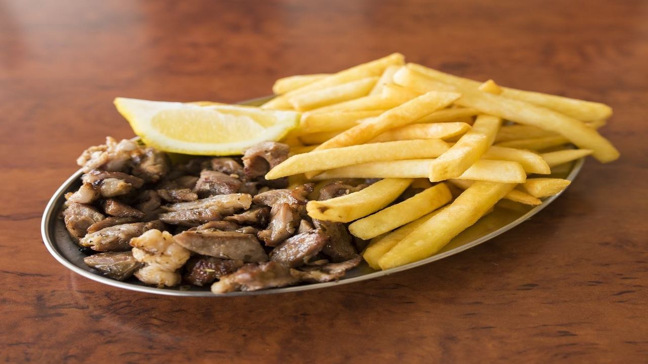 Lamb or Chicken Meat with Chips