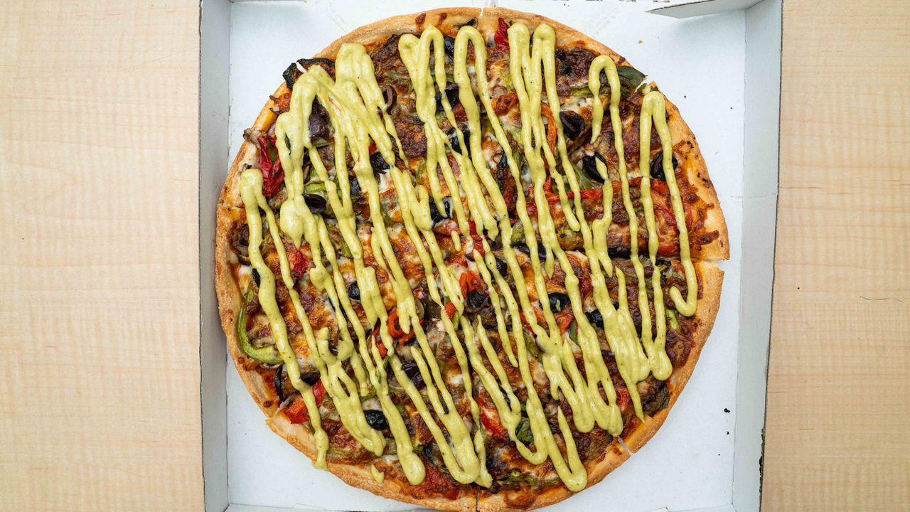 Gourmet Cruiser’s Vegetarian Pizza