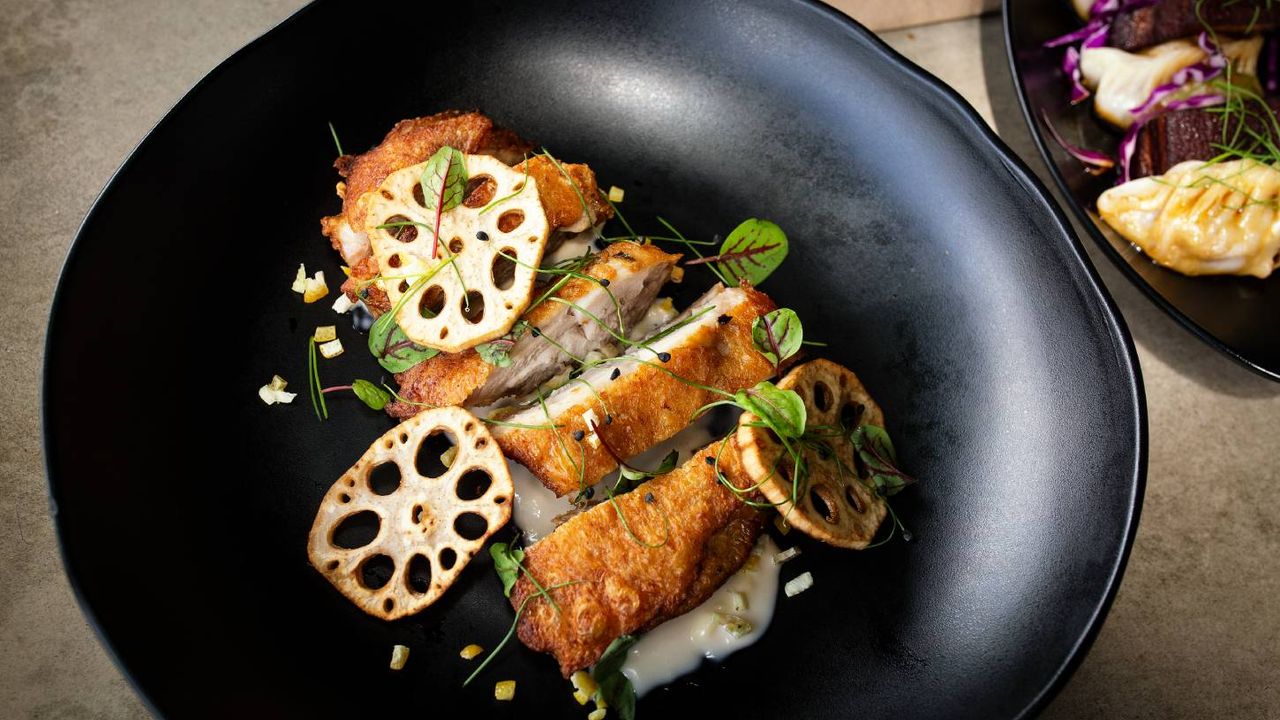 Crispy Skin Oolong Tea Smoked Chicken