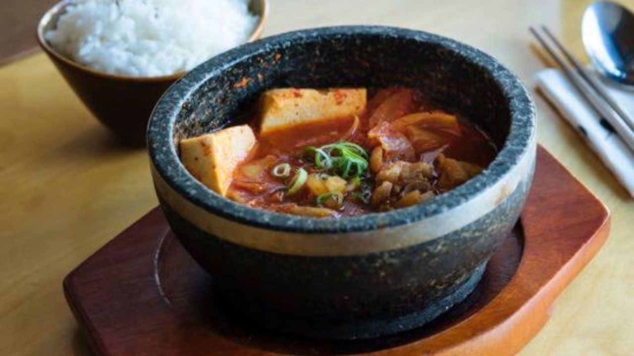 Spicy Kimchi Hot Pot