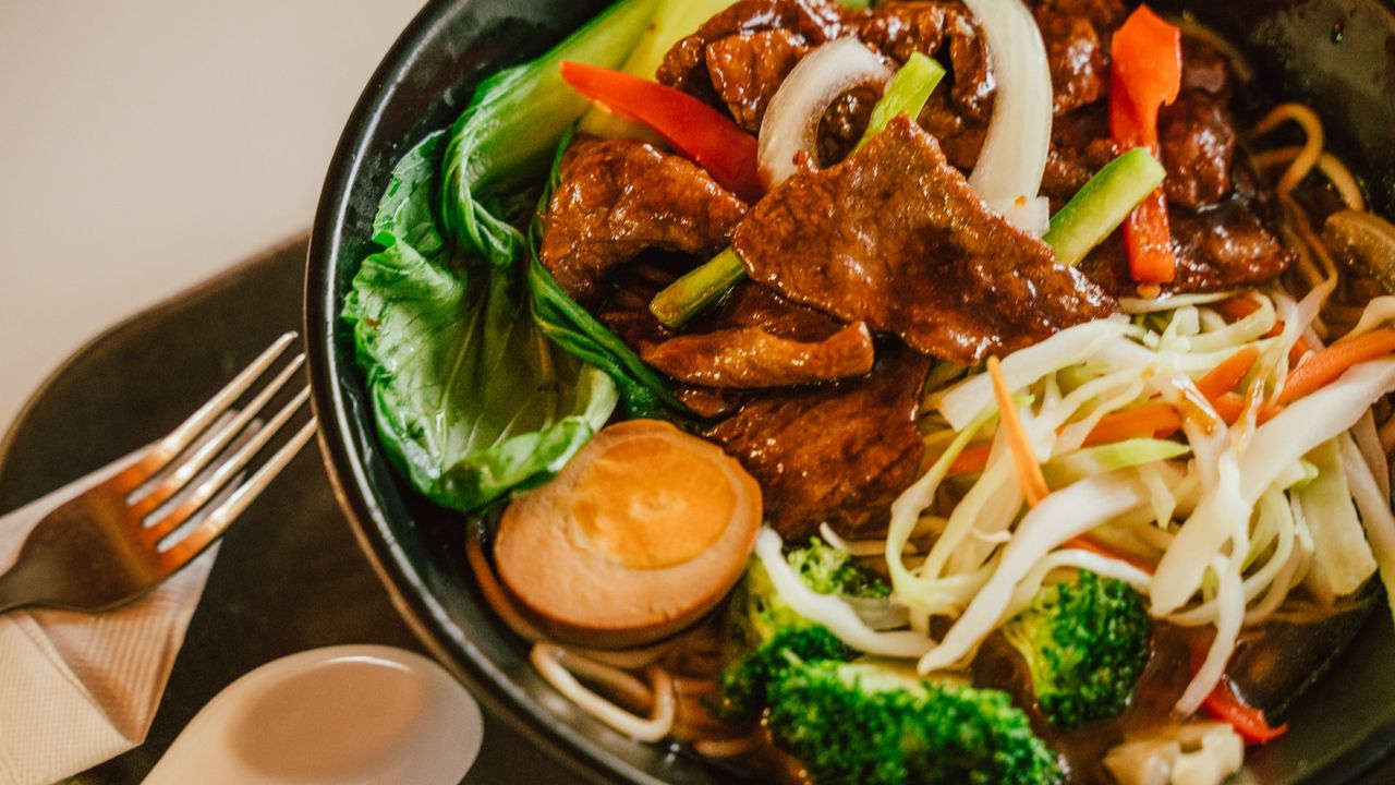 R03. Spicy Beef Ramen