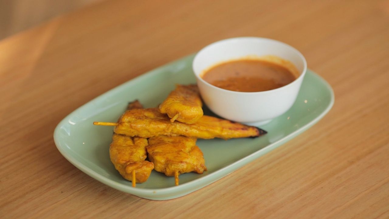 Satay Chicken (4 Skewers)