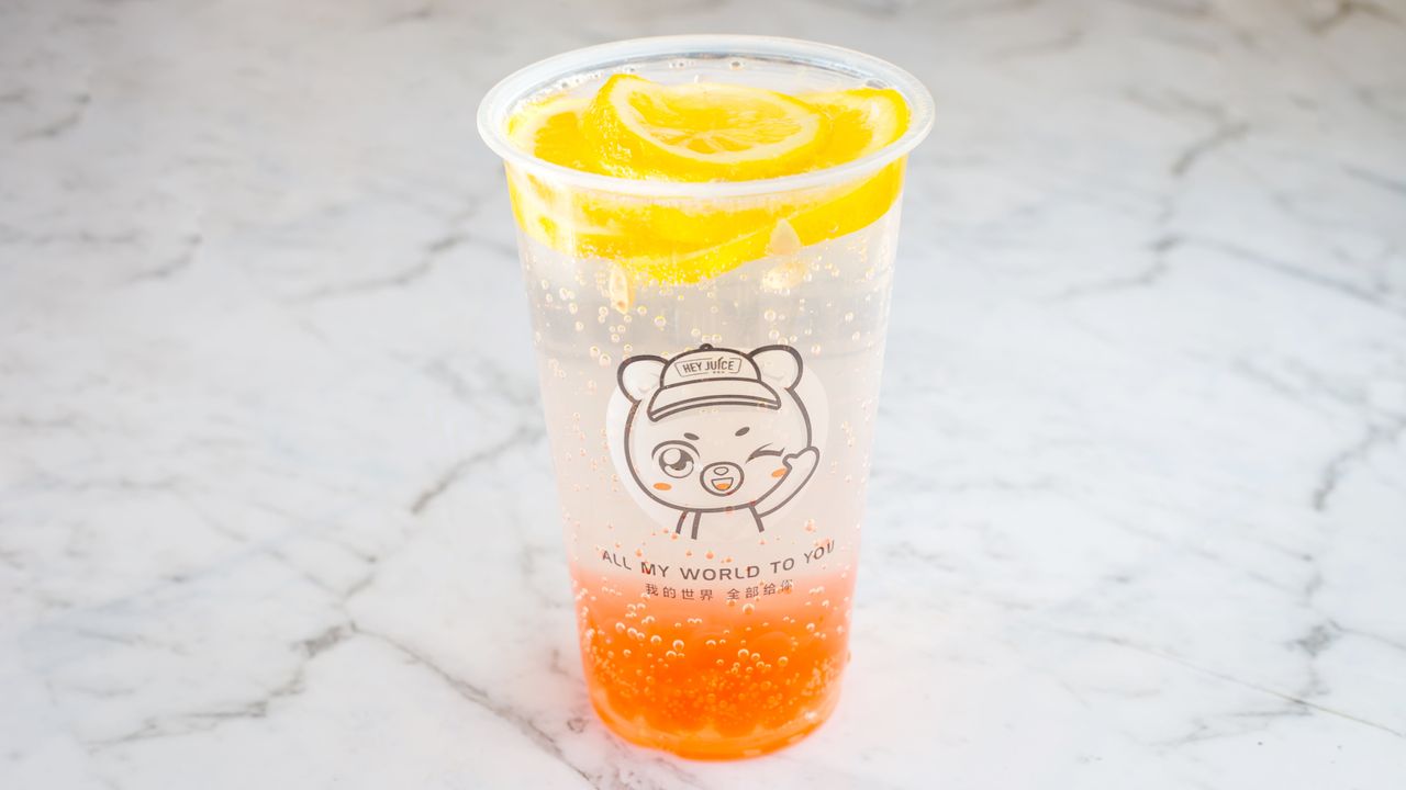 Lime Soda Water with Fruit Ball (1158KJ)