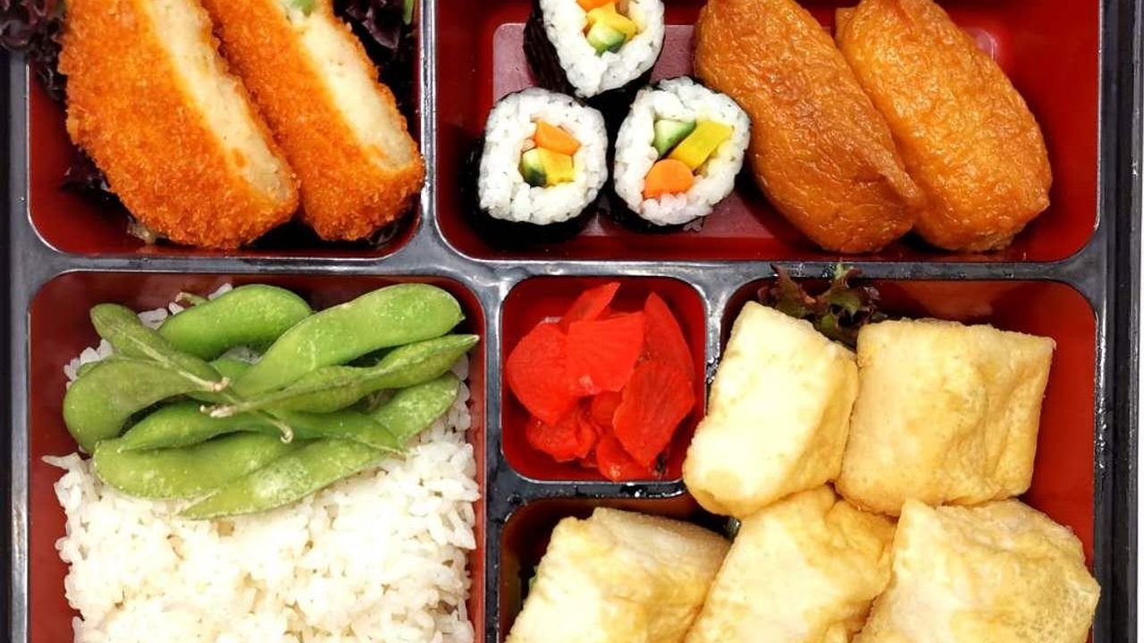 E01. CURRY TOFU BENTO