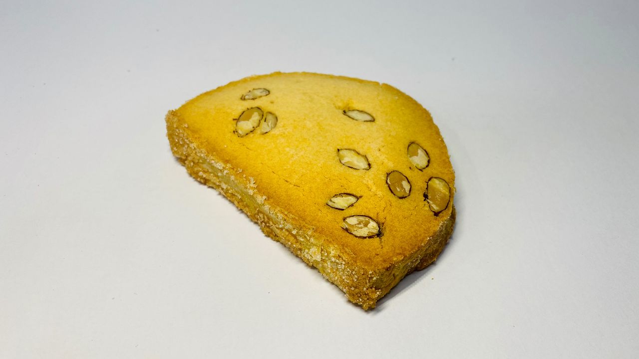 Almond Shortbread Biscuit