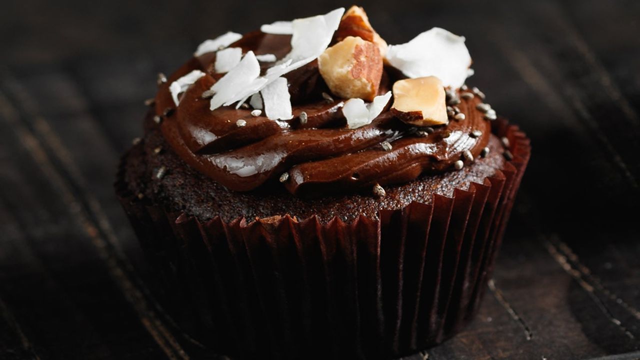 Double Chocolate Cupcake (V)