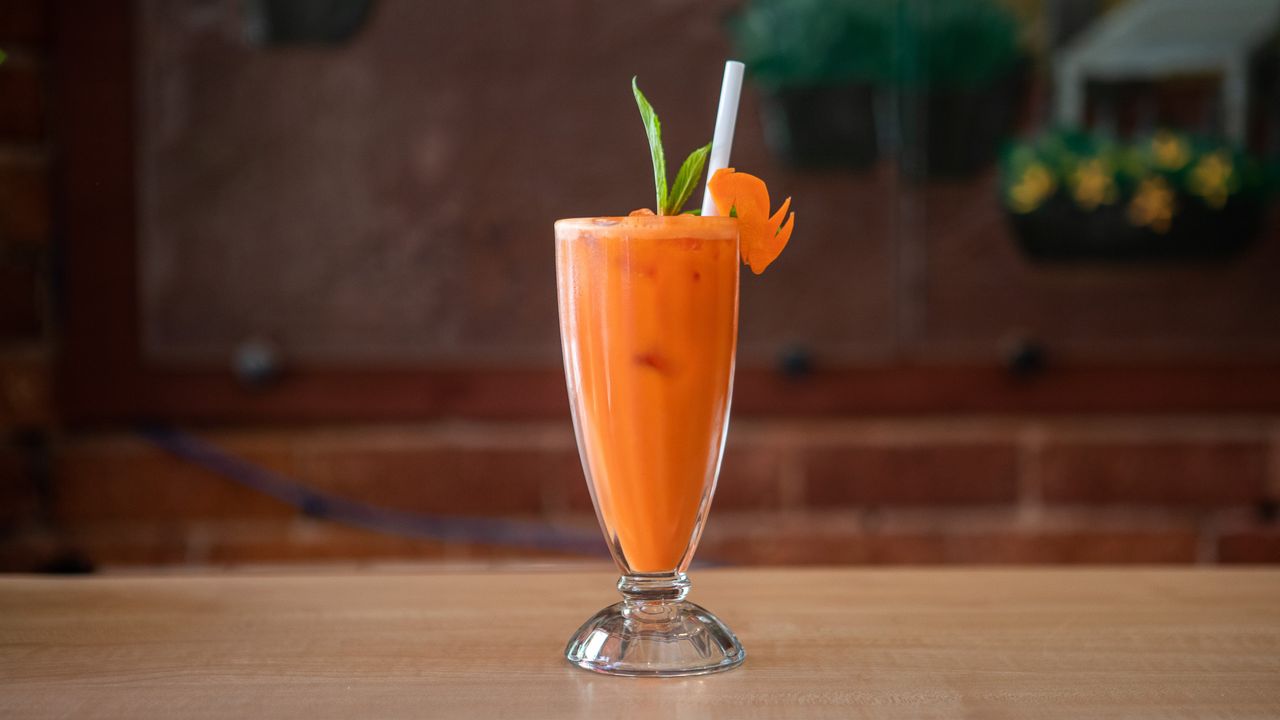 Fresh Carrot Juice with Ice
