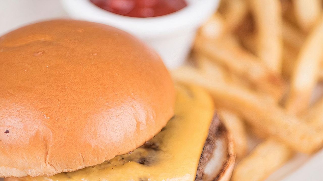 Boomerang Cheese Burger