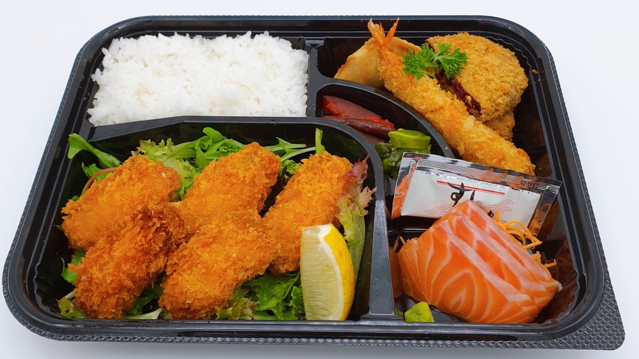Crumbed Oyster Bento