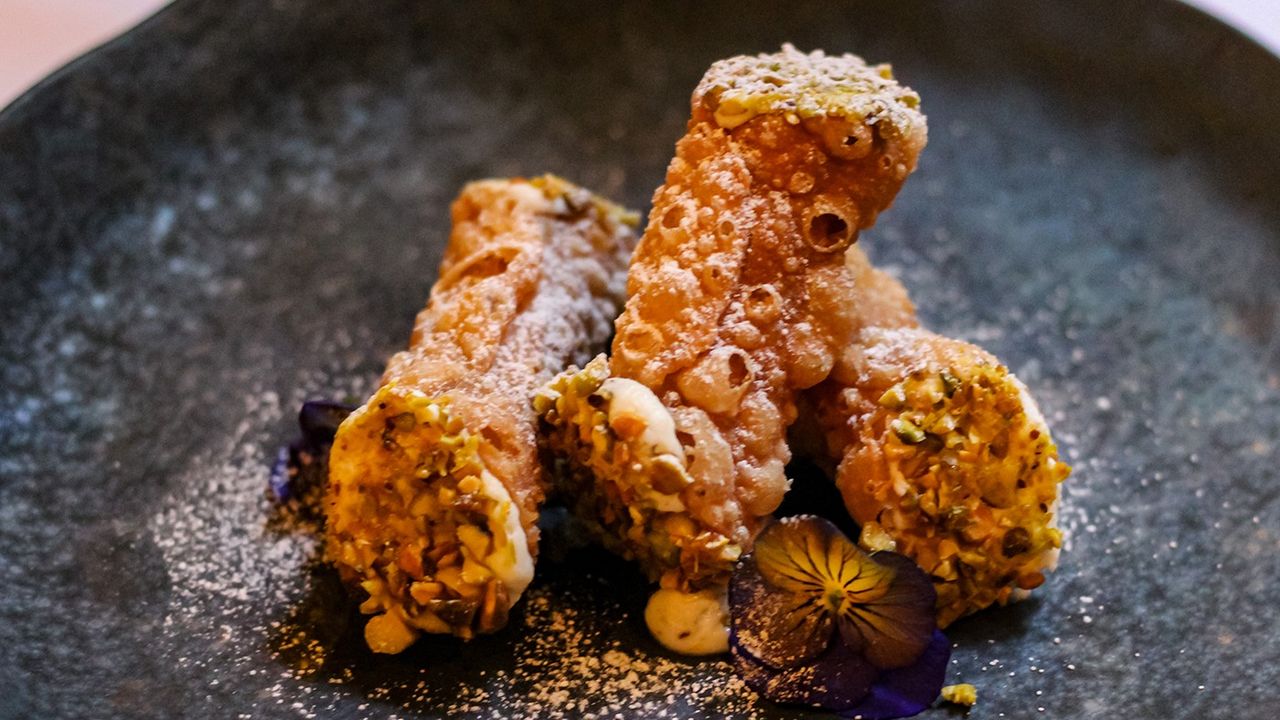 Cannoli, Pistachio and Ricotta Cream, Strawberries