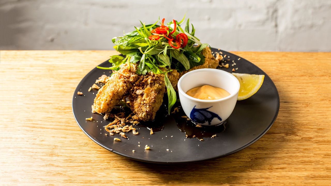 Chicken Wings, Sriracha Mayo, Coriander (6 wings)