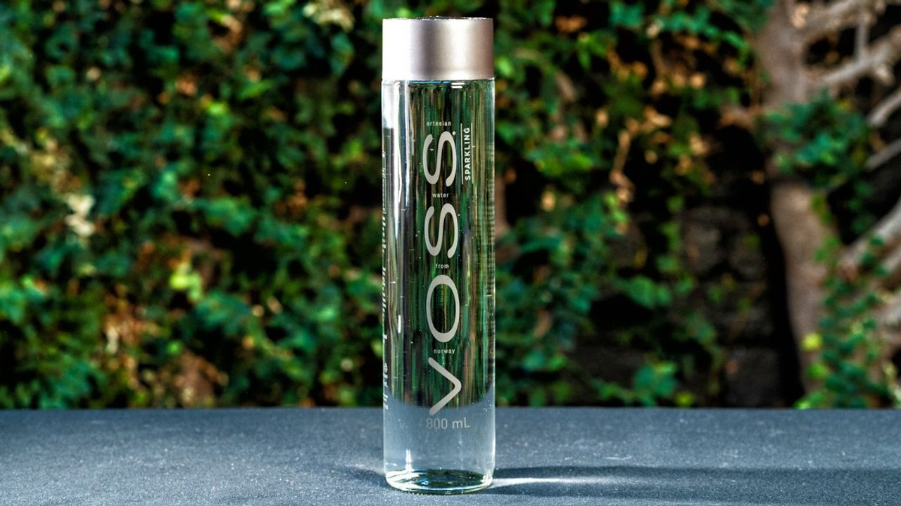 Voss Sparkling Water (800ml)