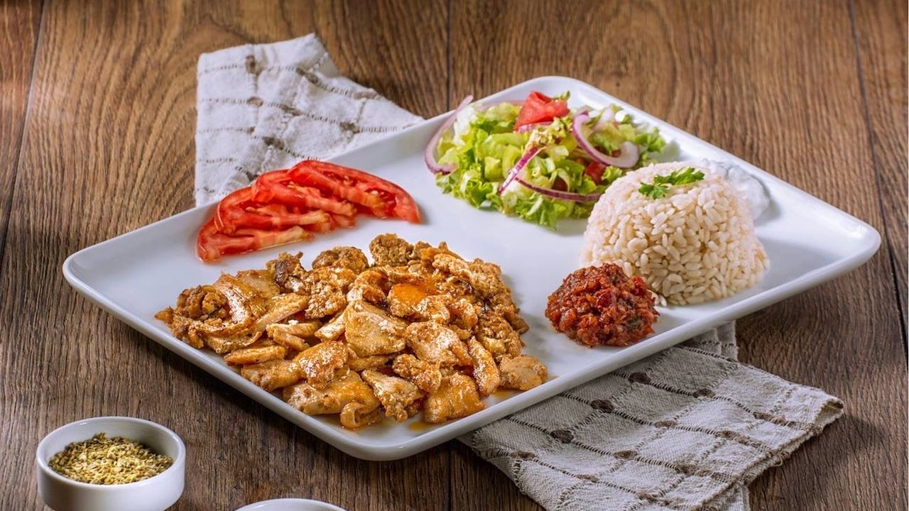 Combo 7 - Chicken Meal with Chips, Salad, Rice, Bread and Drink
