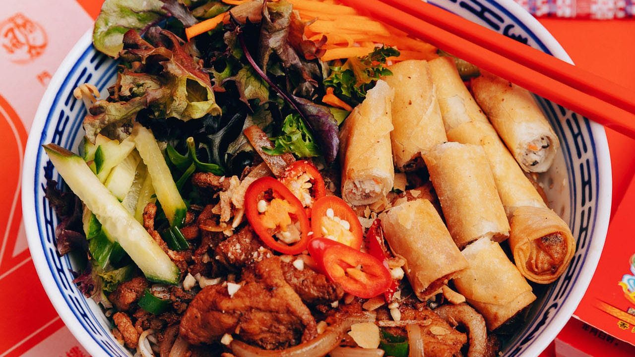 Vermicelli Pork & Springrolls