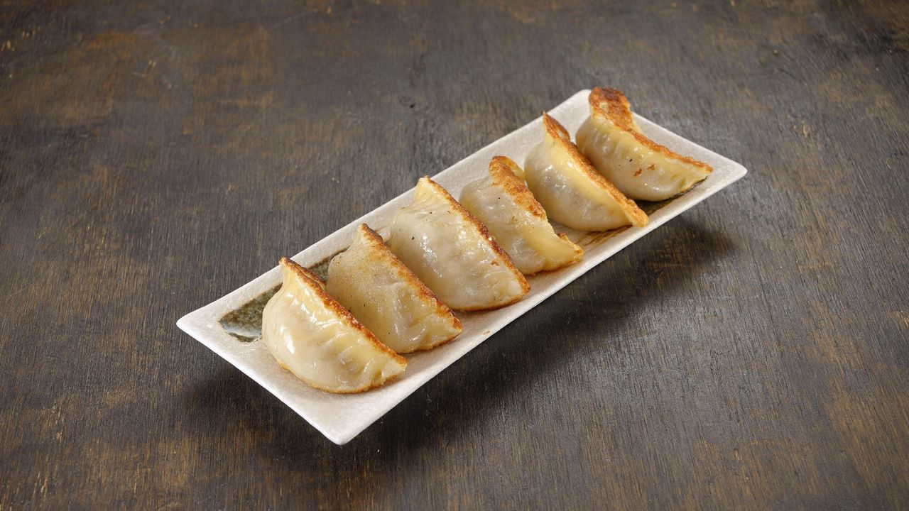 115 Pork and Chives Pot Stickers (6pc)