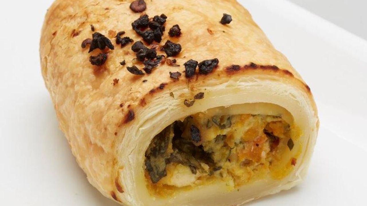 Mini Spinach, Ricotta, Pumpkin & Pesto Rolls (v)