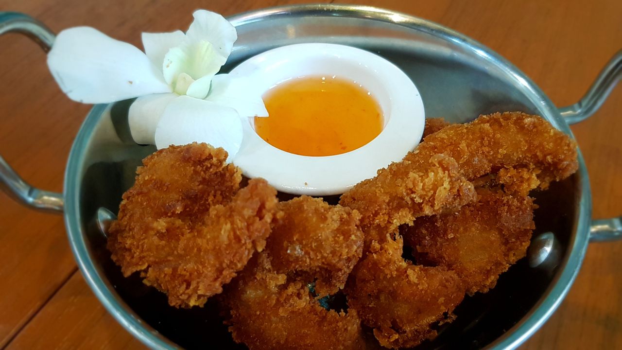 9. Crumbed Prawns (4pc)