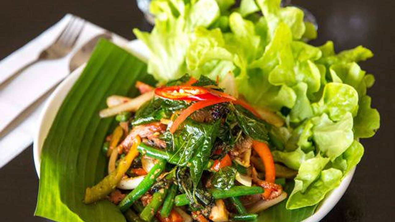 Pad Bai Gapoa Puk (V)