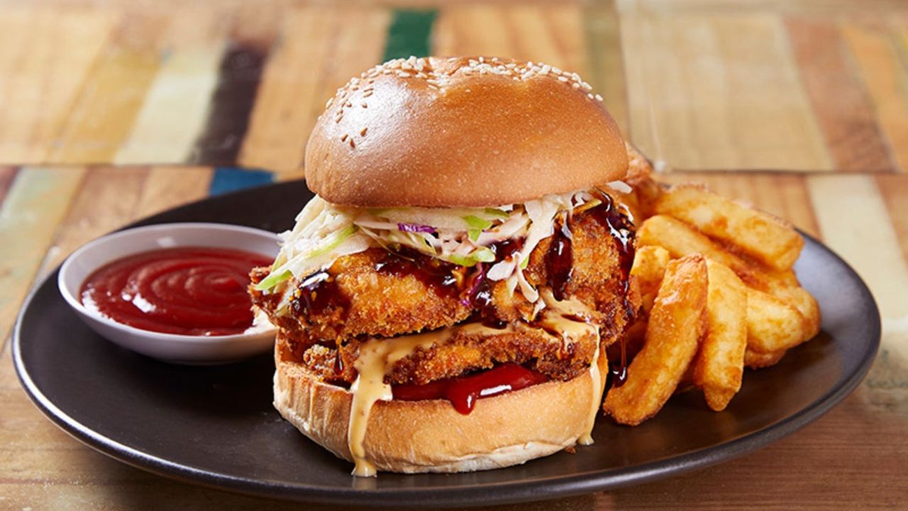 Deli-Burger and Chips