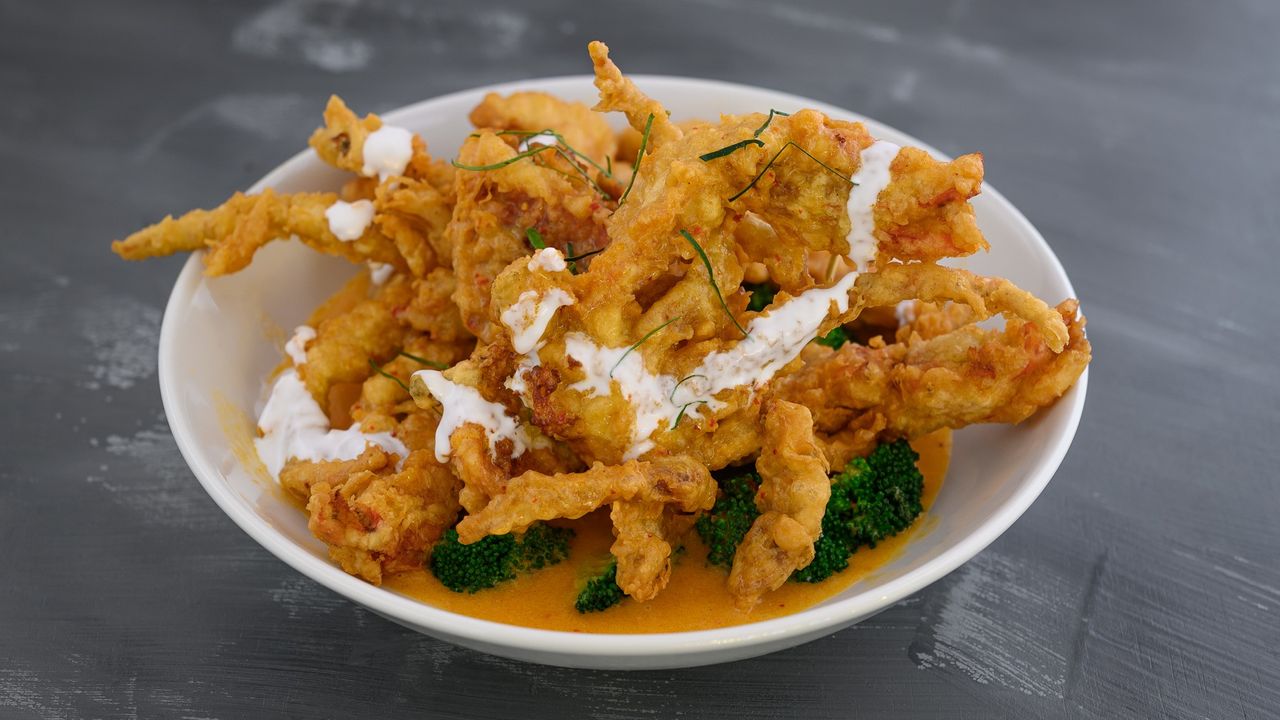 Main Serve Choo Chee Soft Shell Crab Curry (served w/ complimentary rice)