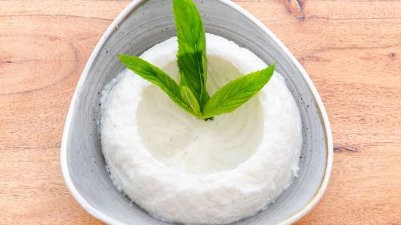 Lebanese Garlic Dip