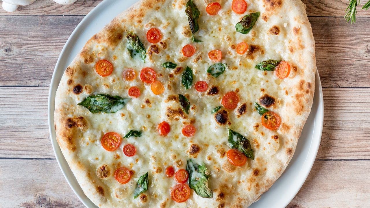 Rose Pizza (v)