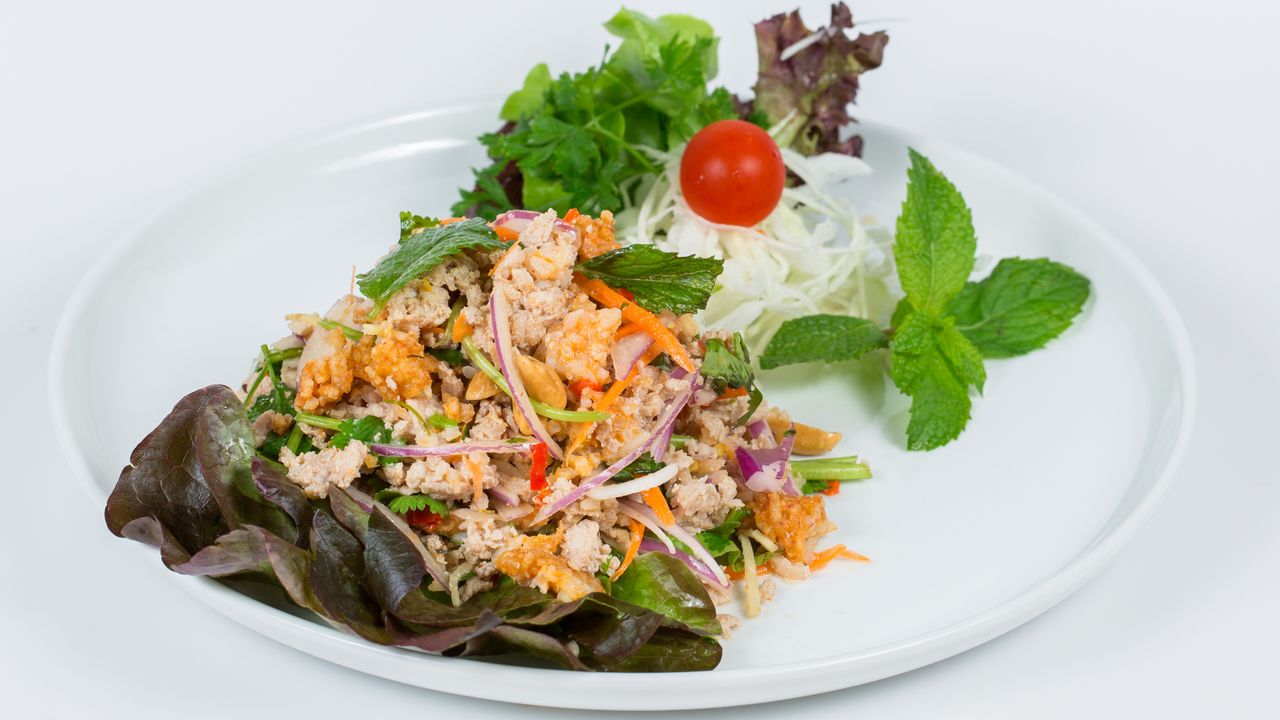 23. Mince Pork Salad (Nam Sod)