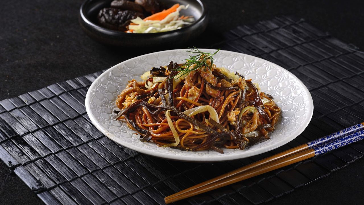 Wok Fried Noodles Shredded Pork, Cabbage & Black Fungus