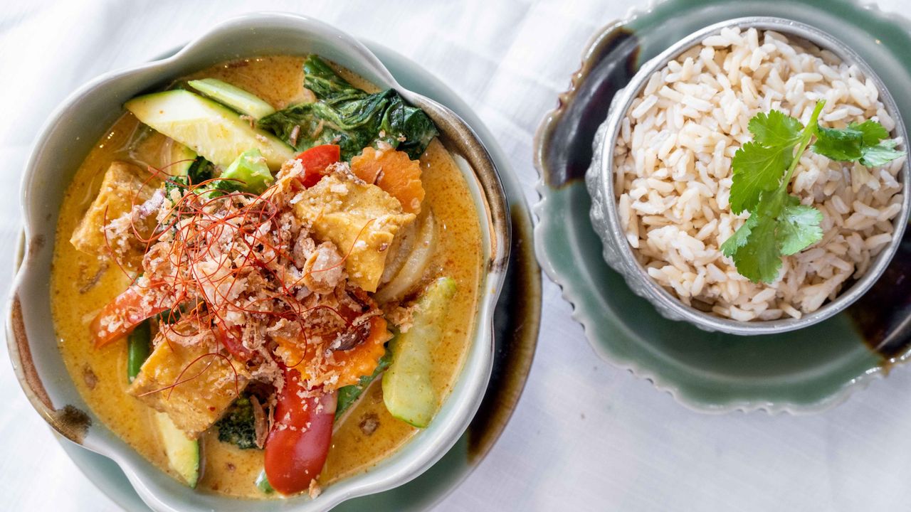 CR3. Yellow Curry