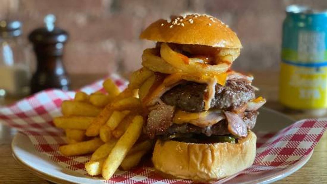 The John Wayne Texas BBQ Burger + Chips
